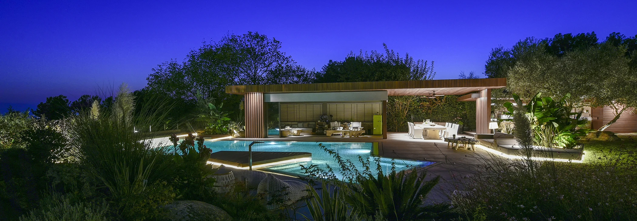 Masu poolside & pavillion